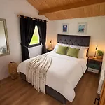 Chalet Country Westport